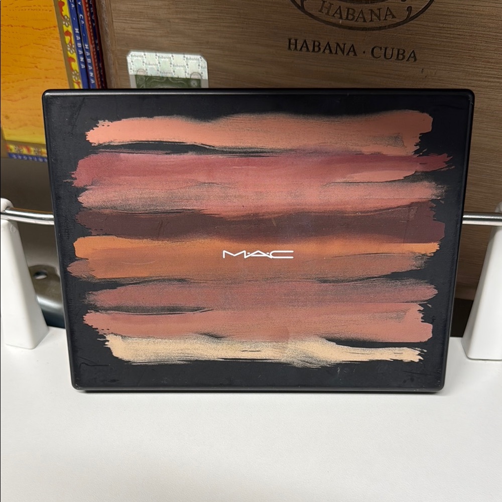 MAC Art Library Nude Model Eyeshadow Palette